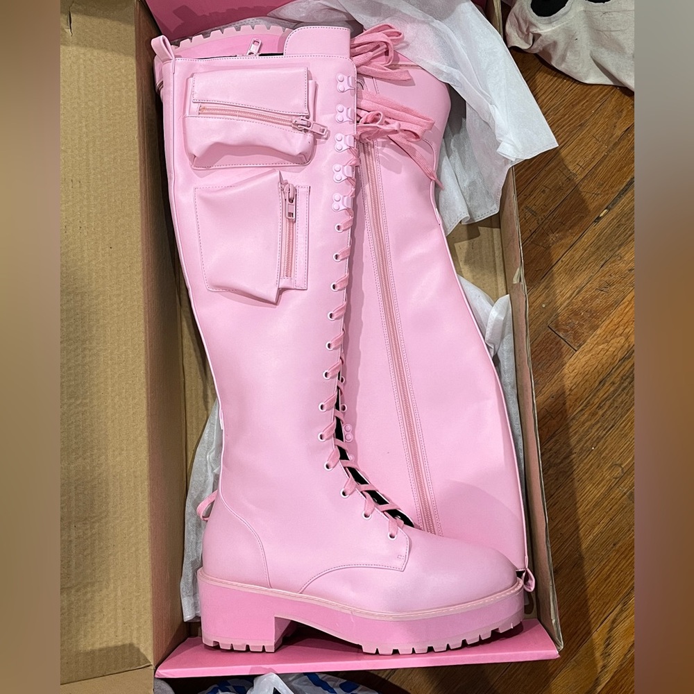 Pink Dollskill/Sugarthrillz combat boots w/ pockets